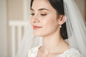 Promienna cera i nieskazitelny look warszawskiej panny młodej