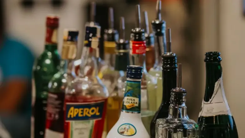 Alkohol na wesele w Warszawie: ile kupić i za ile